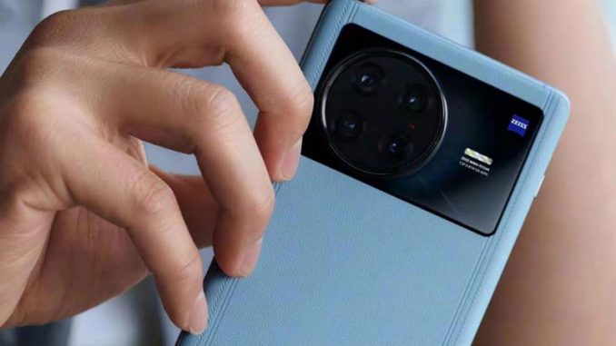 vivo_x_note_hands_thumb